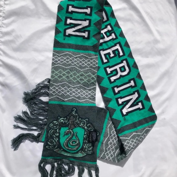 NWOT Harry Potter Slytherin Knit Scarf - Picture 6 of 6
